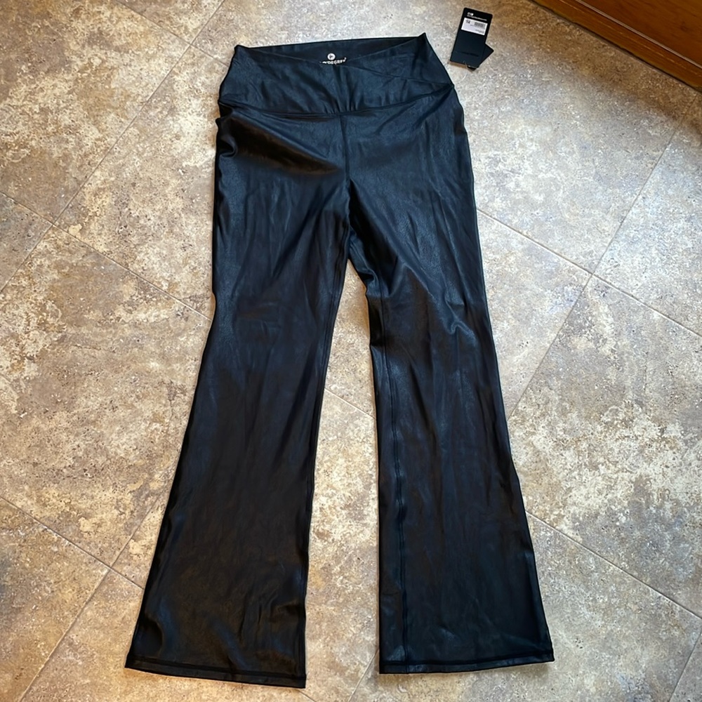 Women’s XL 90 degree by reflex Madison cracked black flare legging - NWT